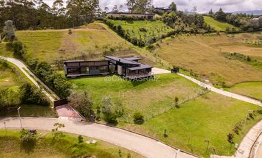 Venta de Casa Campestre en Parcelación El Retiro