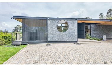 Venta de Casa Campestre en Parcelación El Retiro