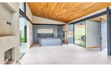 Venta de Casa Campestre en Parcelación El Retiro