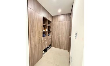 Casa de tres pisos con terraza en venta - Barrio Las Mercedes Palmira