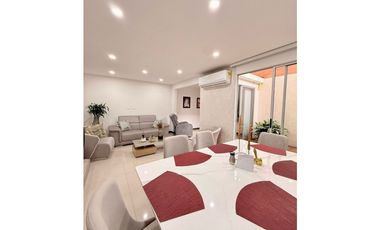 Casa de tres pisos con terraza en venta - Barrio Las Mercedes Palmira