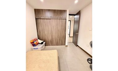 Casa de tres pisos con terraza en venta - Barrio Las Mercedes Palmira