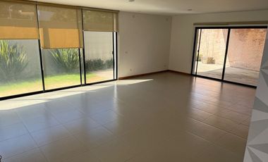Hermosa casa en renta dentro del exclusivo fraccionamiento Diana Natura.