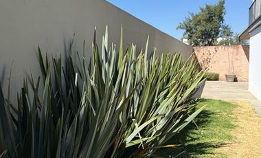 Hermosa casa en renta dentro del exclusivo fraccionamiento Diana Natura.