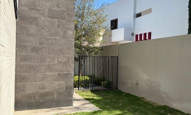 Hermosa casa en renta dentro del exclusivo fraccionamiento Diana Natura.