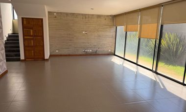 Hermosa casa en renta dentro del exclusivo fraccionamiento Diana Natura.