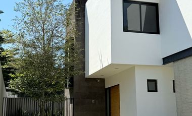 Hermosa casa en renta dentro del exclusivo fraccionamiento Diana Natura.