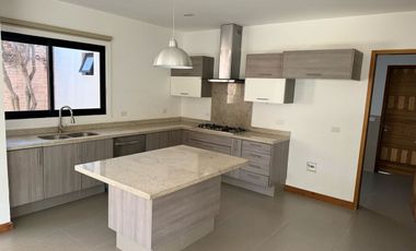 Hermosa casa en renta dentro del exclusivo fraccionamiento Diana Natura.
