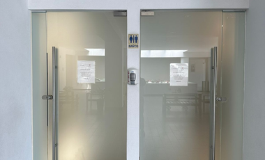 Venta de local acondicionado en PA, Pabellón las Torres