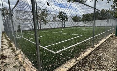 Casa en venta en privada Oasis en Conkal Yucatan.