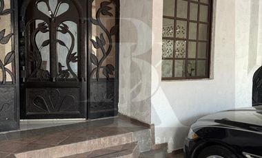 BONITA CASA EN BALCONES DE SANTO DOMINGO