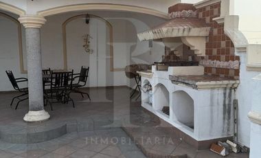 BONITA CASA EN BALCONES DE SANTO DOMINGO