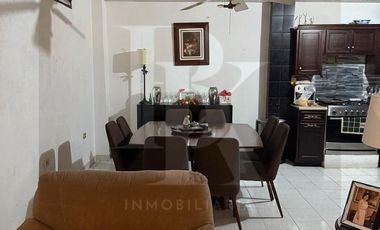 BONITA CASA EN BALCONES DE SANTO DOMINGO