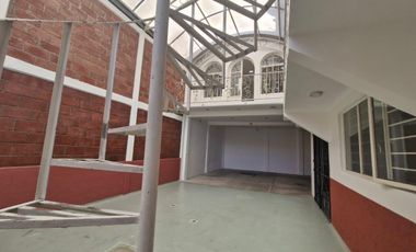 Excelente Bodega con amplios espacios