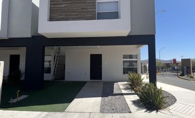 Casa en  Renta en Frac. Atica frente a parque por UVM