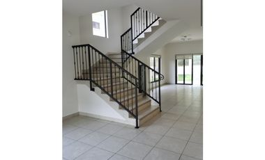 Casa en venta en Clayton Embassy Club
