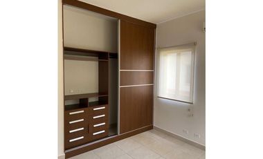 Casa en venta en Clayton Embassy Club
