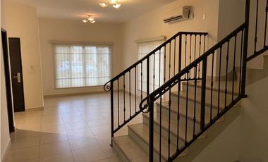 Casa en venta en Clayton Embassy Club