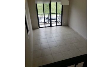 Casa en venta en Clayton Embassy Club