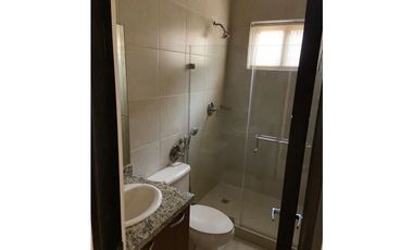 Casa en venta en Clayton Embassy Club