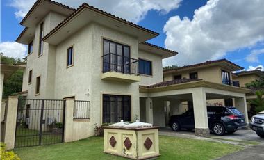 Casa en venta en Clayton Embassy Club