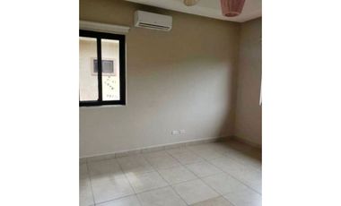 Casa en venta en Clayton Embassy Club