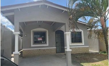 ALQUILO CASA EN LA CHORRERA RESIDENCIAL ALTOS DE ARAGUANEY 3R