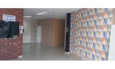 LOCAL DE 165 M2 DOS NIVELES, PLAZA BRASIL