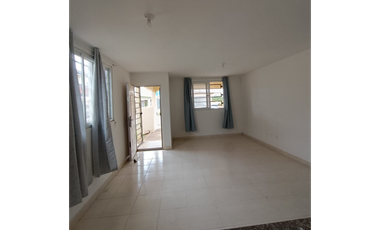 vendo o alquilo casa en Los Valles de nuevo Emperador