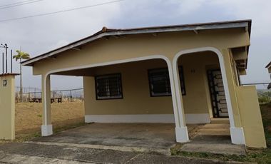 vendo o alquilo casa en Los Valles de nuevo Emperador