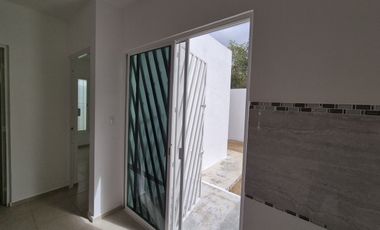 Casa NUEVA y remodelada de 2 rec en Caucel