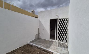 Casa NUEVA y remodelada de 2 rec en Caucel