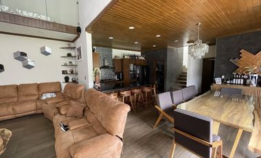 EN VENTA/RENTA EXCLUSIVA CASA TEMATICA CON ALBERCA