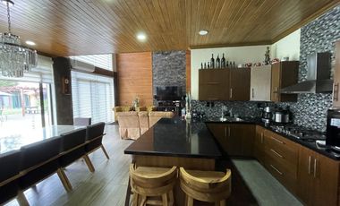 EN VENTA/RENTA EXCLUSIVA CASA TEMATICA CON ALBERCA
