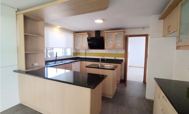 Tumbaco, Casa en Renta, 350m2, 3 Habitaciones