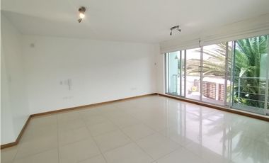 Tumbaco, Casa en Renta, 350m2, 3 Habitaciones