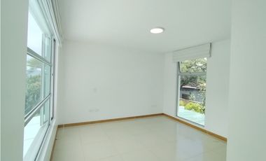Tumbaco, Casa en Renta, 350m2, 3 Habitaciones