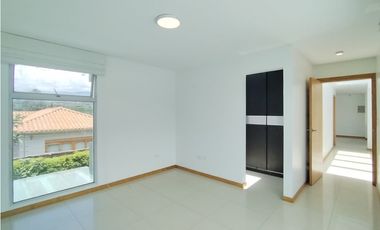 Tumbaco, Casa en Renta, 350m2, 3 Habitaciones