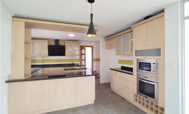 Tumbaco, Casa en Renta, 350m2, 3 Habitaciones