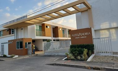 Casa en venta en conjunto cerrado: 3 Habitaciones, garaje y zona de alta valorización