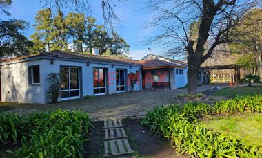 CASA 4 AMB VENTA COUNTRY EL POTRERO MERLO, PERMUTA