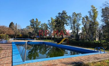 CASA 4 AMB VENTA COUNTRY EL POTRERO MERLO, PERMUTA