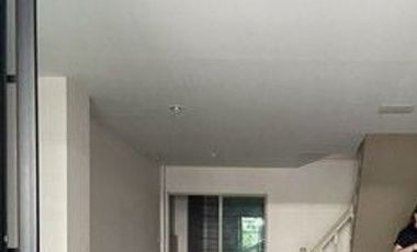 2 Bedroom Townhouse for sale at Moo Baan Rinthong