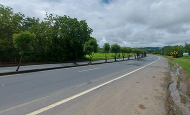 Terreno al pie de la vía a la costa km 45