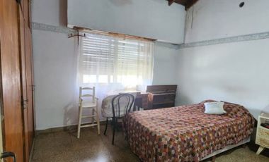 Casa para 2 Familias en venta en Remedios de Escalada Oeste
