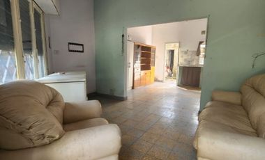 Casa para 2 Familias en venta en Remedios de Escalada Oeste