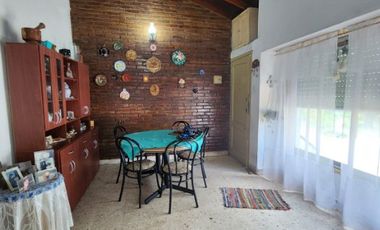 Casa para 2 Familias en venta en Remedios de Escalada Oeste