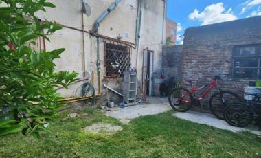 Casa para 2 Familias en venta en Remedios de Escalada Oeste