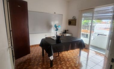 Departamento Tipo Casa en venta en Bernal Oeste