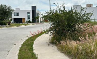 VENTA TERRENO HABITACIONAL de 199 m2 en Residencial El Encino, S. del Olmo Lt.1